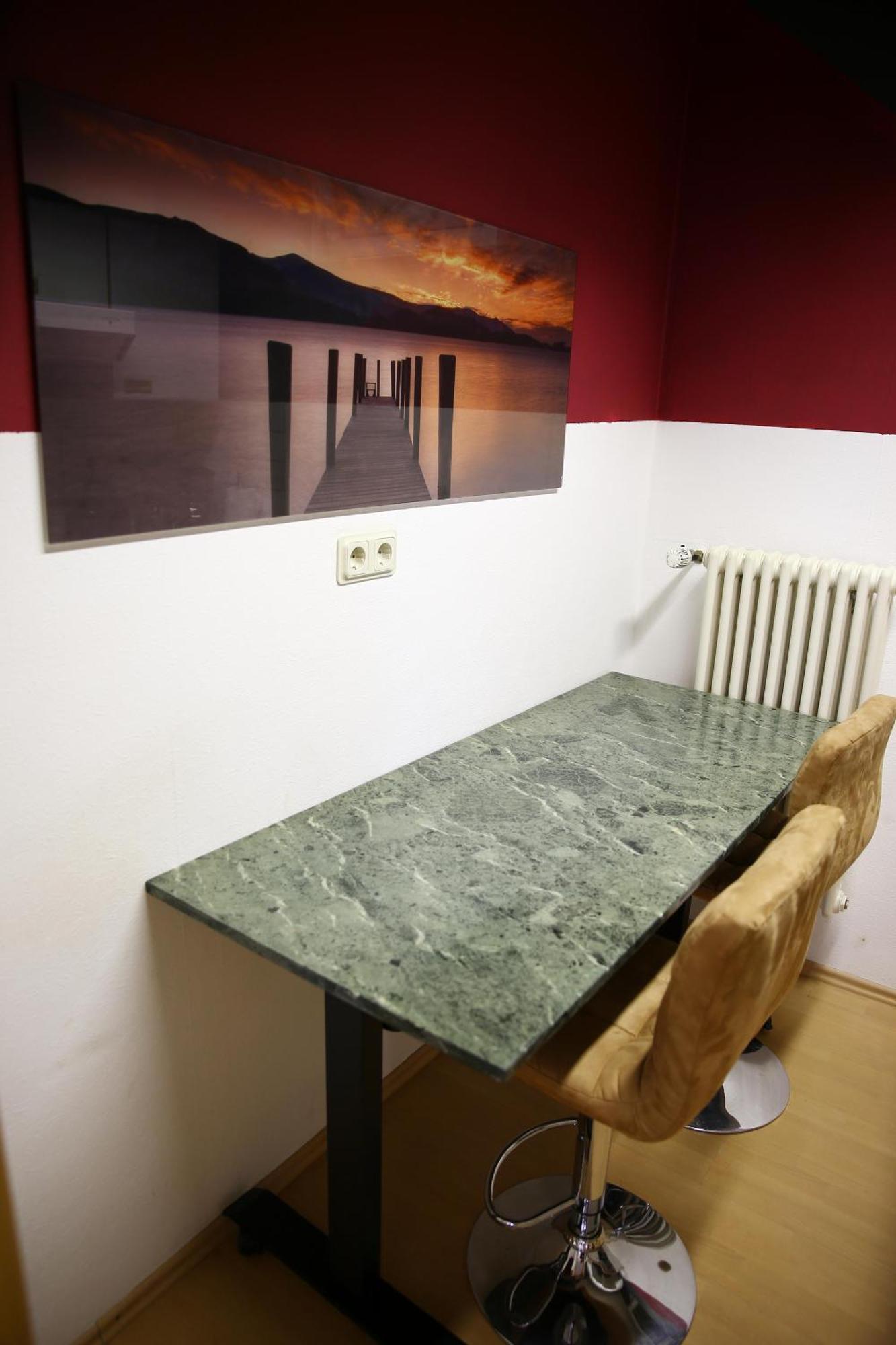 Zentrale Ferienwohnung Trier-Euren Mit Heimkino, Kueche, Wallbox & Kostenlose Fahrraeder Exterior foto